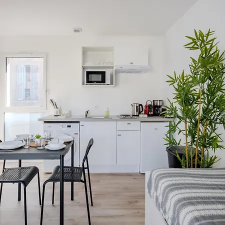 2 Au Meme Etage Avec Parking 公寓