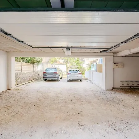 2 Au Meme Etage Avec Parking *